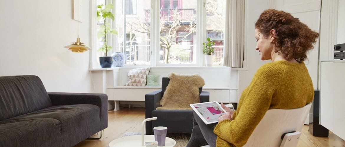 energiezuinig-werken-vrouw-tablet-1170×500
