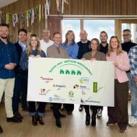 Klein formaat groepsfoto ondertekening Kemkens