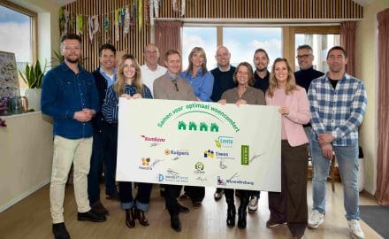 Klein formaat groepsfoto ondertekening Kemkens