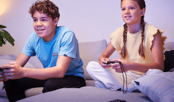 Kinderen gamen 800×900