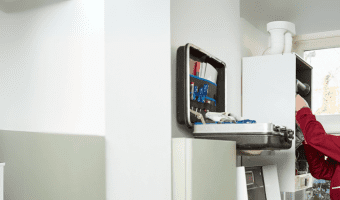 Man onderhoud cv ketel 1920×700